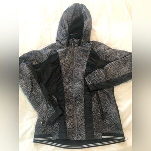 Black yak jacket black white EUC 841